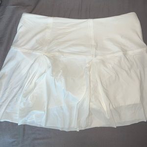 Lululemon white lost in pace skirt size 8